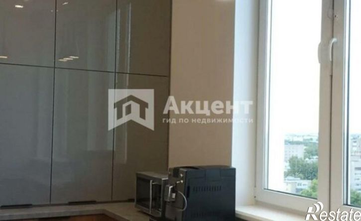 3-комн квартира улица 10 Августа, 87,  д. 87