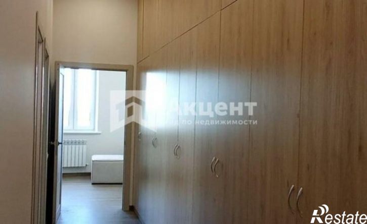 3-комн квартира улица 10 Августа, 87,  д. 87