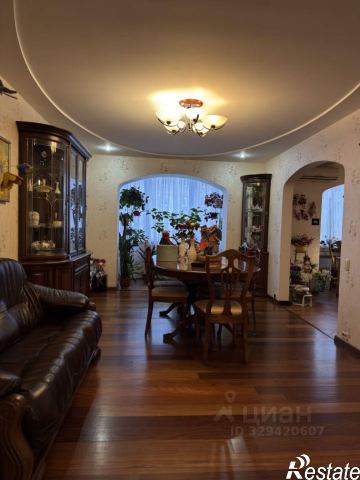 4-комн квартира ул Куконковых, 152,  д. 152