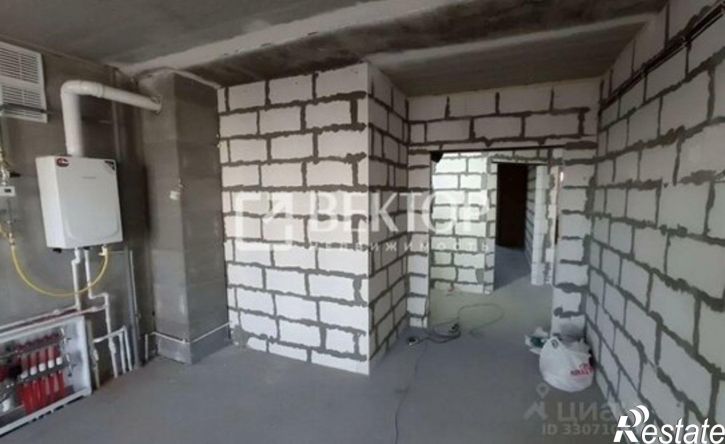 3-комн квартира улица Парижской Коммуны, 57А,  д. 57А