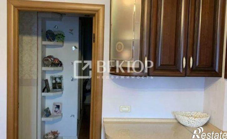 2-комн квартира Революционная улица, 32,  д. 32
