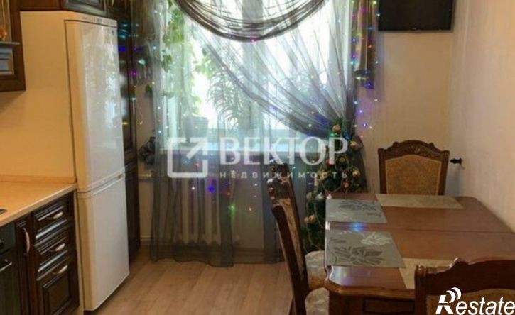 2-комн квартира Революционная улица, 32,  д. 32