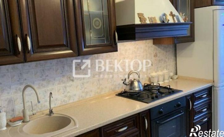 2-комн квартира Революционная улица, 32,  д. 32