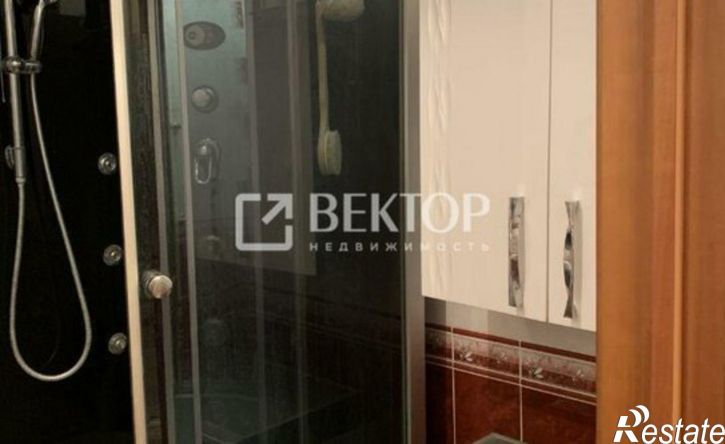 2-комн квартира Революционная улица, 32,  д. 32