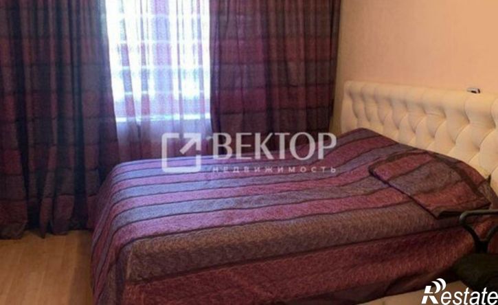 2-комн квартира Революционная улица, 32,  д. 32