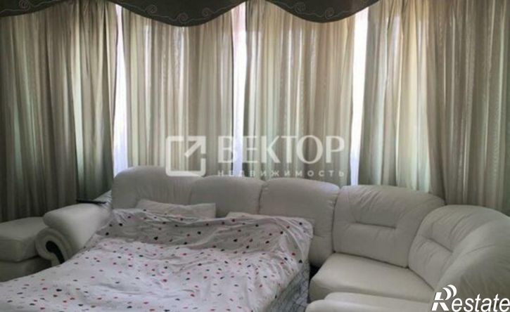 2-комн квартира Революционная улица, 32,  д. 32