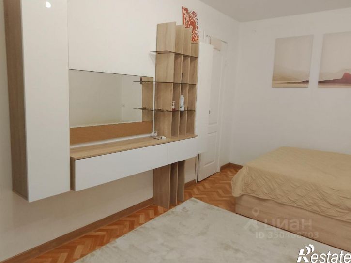 2-комн квартира улица Андрианова, 24,  д. 24
