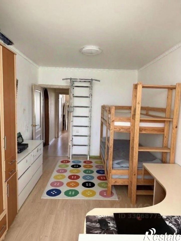 3-комн квартира ул 10 Августа, 56,  д. 56