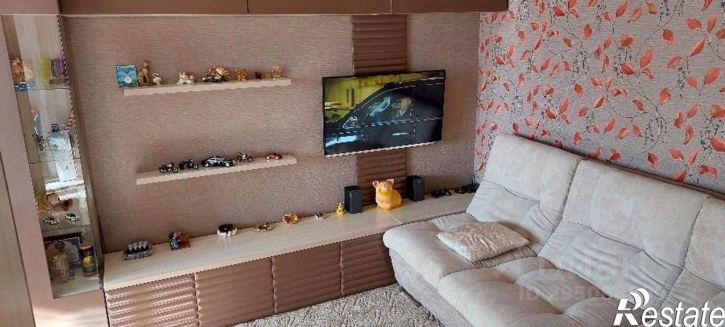 2-комн квартира пр-кт Строителей, 90,  д. 90