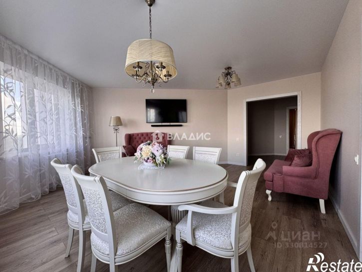 3-комн квартира улица Парижской Коммуны, 41,  д. 41