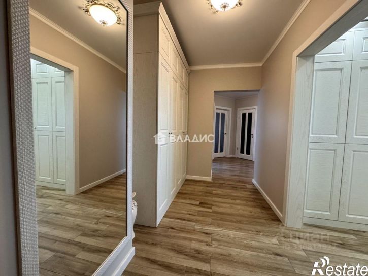 3-комн квартира улица Парижской Коммуны, 41,  д. 41