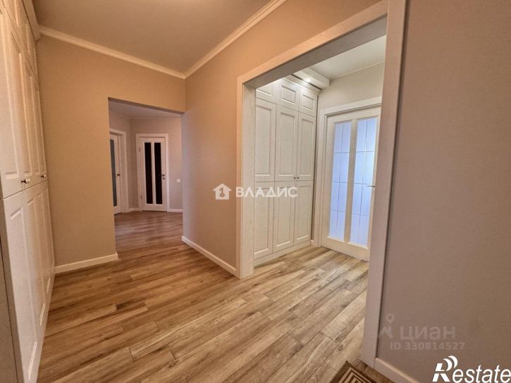 3-комн квартира улица Парижской Коммуны, 41,  д. 41
