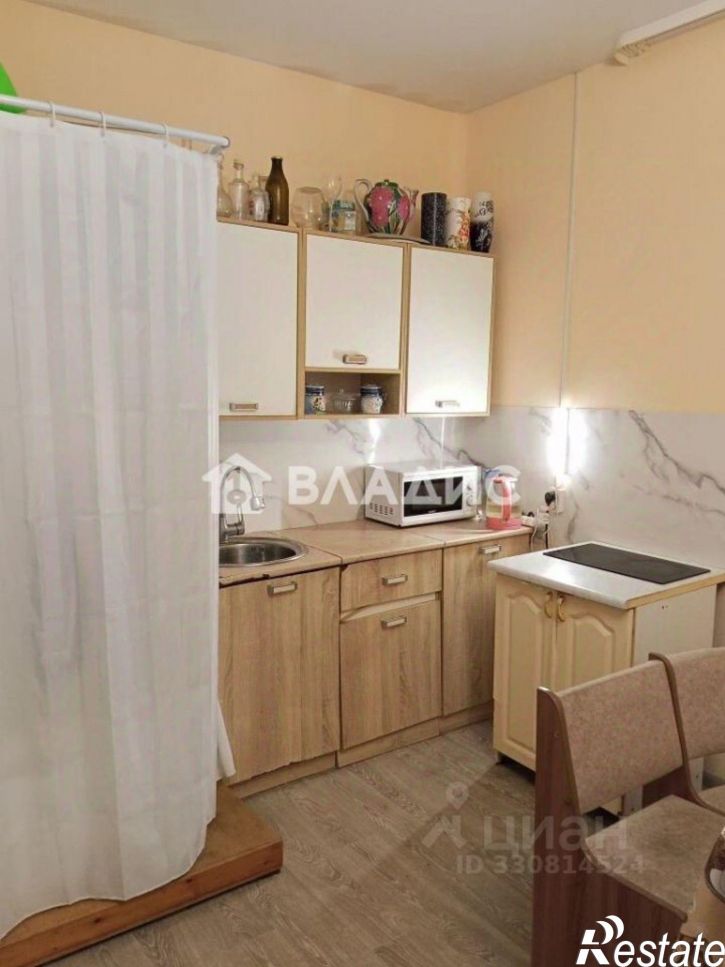 3-комн квартира ул Красных Зорь, 1,  д. 1