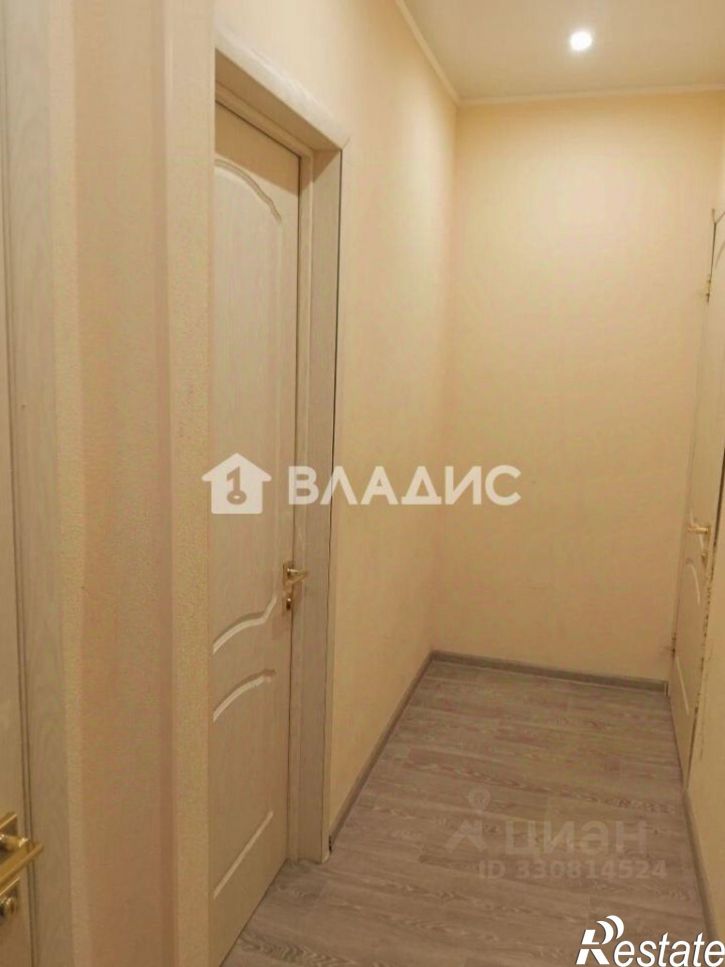 3-комн квартира ул Красных Зорь, 1,  д. 1