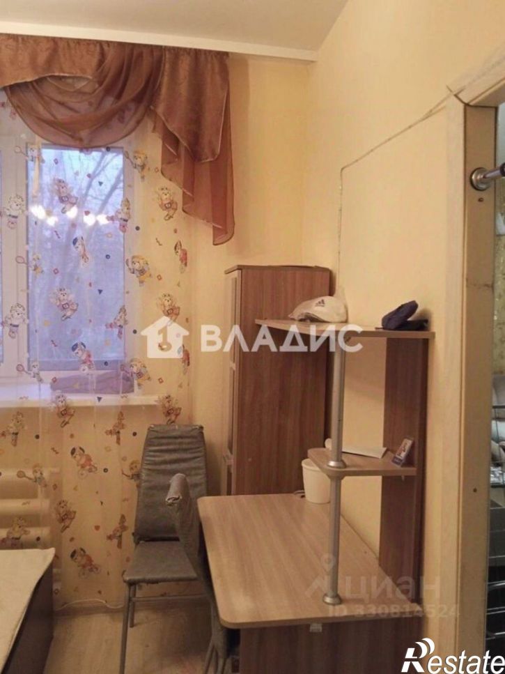 3-комн квартира ул Красных Зорь, 1,  д. 1