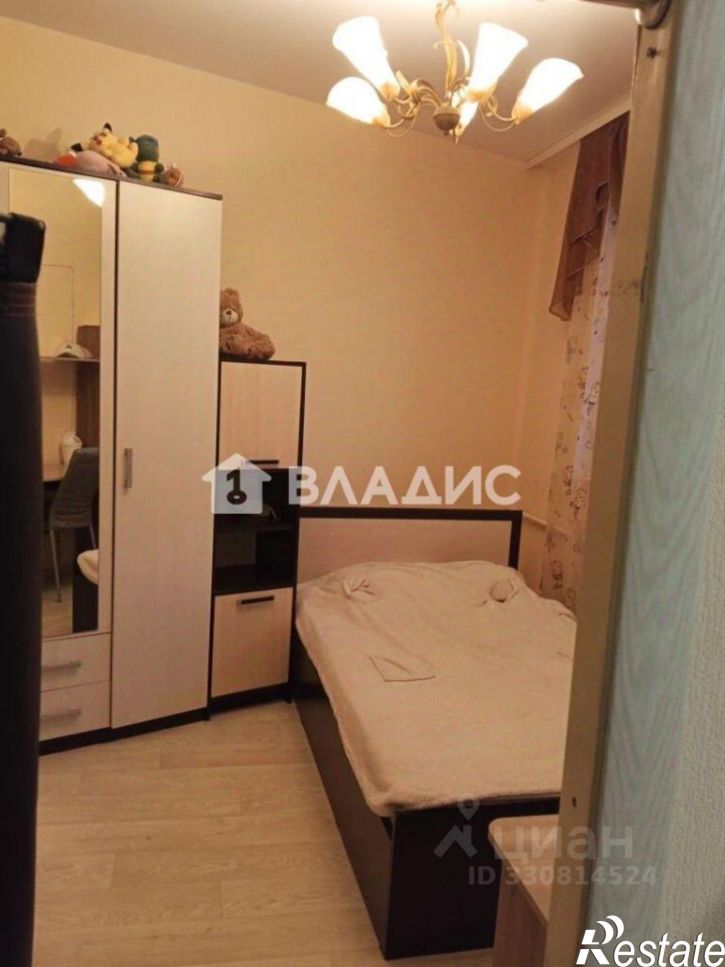 3-комн квартира ул Красных Зорь, 1,  д. 1