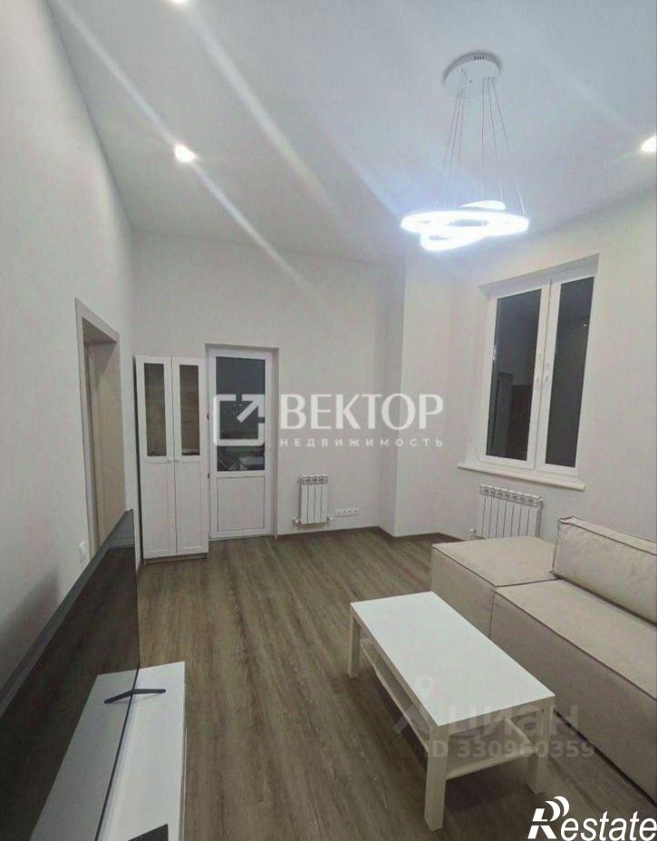 3-комн квартира улица 10 Августа, 87,  д. 87