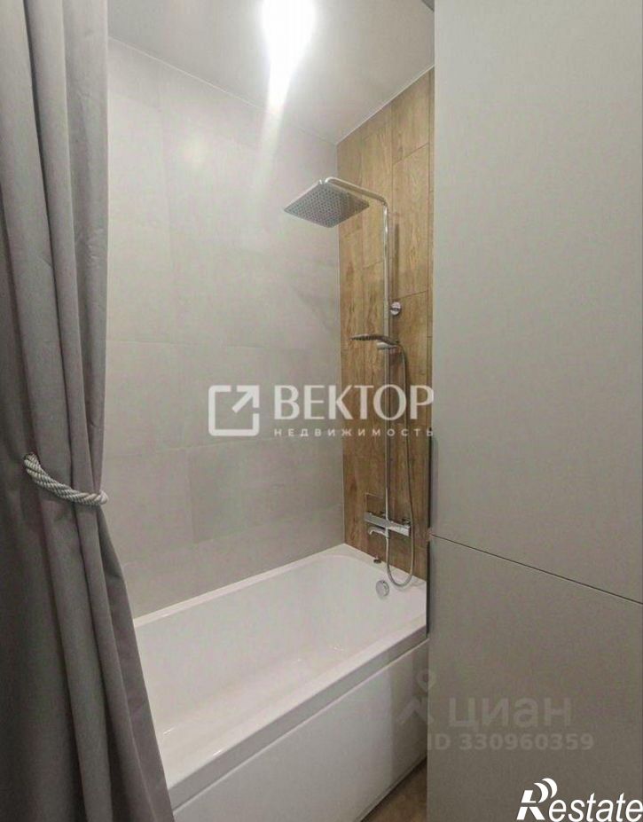 3-комн квартира улица 10 Августа, 87,  д. 87