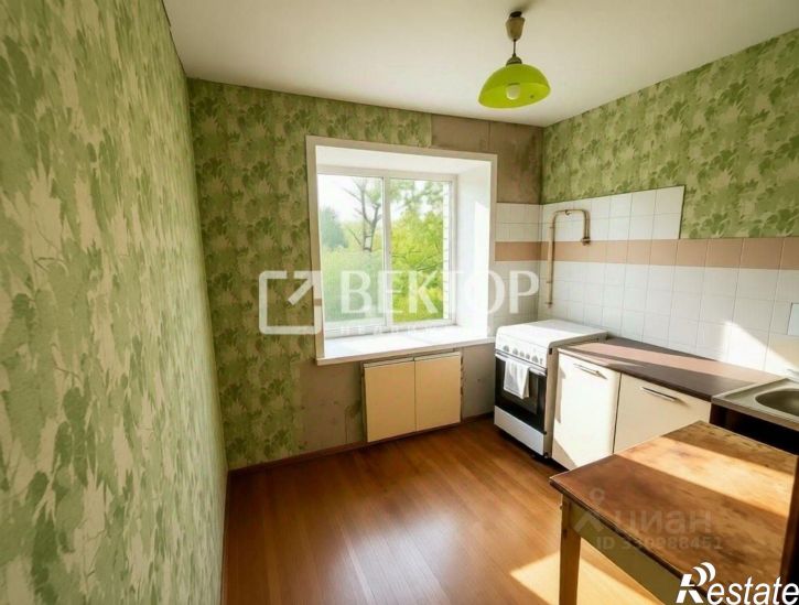 3-комн квартира улица Мякишева, 3,  д. 3