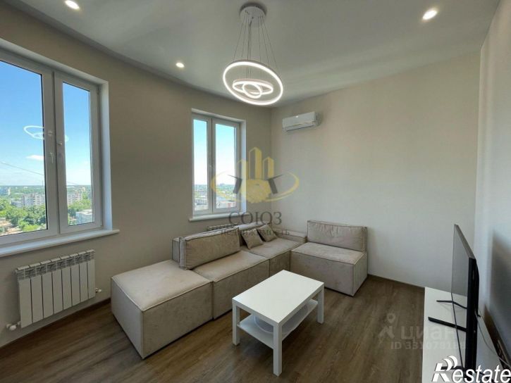 3-комн квартира улица 10 Августа, 87,  д. 87