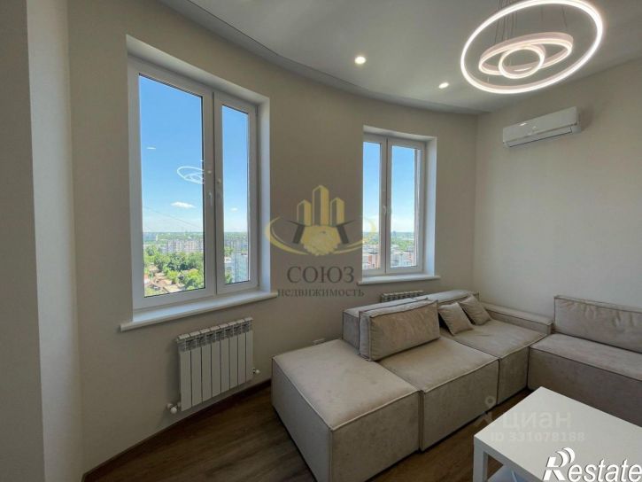 3-комн квартира улица 10 Августа, 87,  д. 87