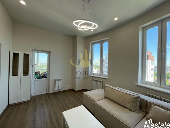 3-комн квартира улица 10 Августа, 87,  д. 87