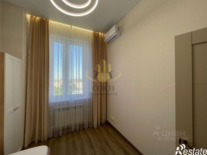 3-комн квартира улица 10 Августа, 87,  д. 87