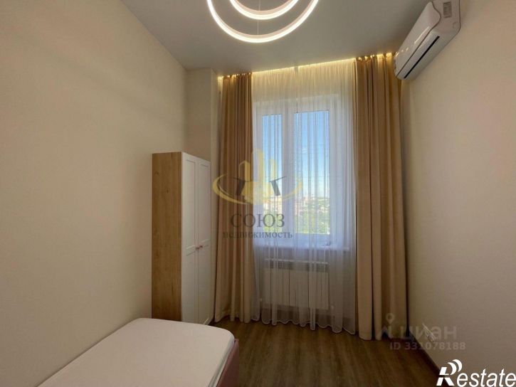3-комн квартира улица 10 Августа, 87,  д. 87