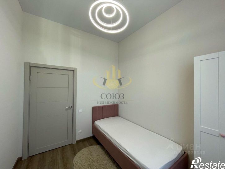 3-комн квартира улица 10 Августа, 87,  д. 87