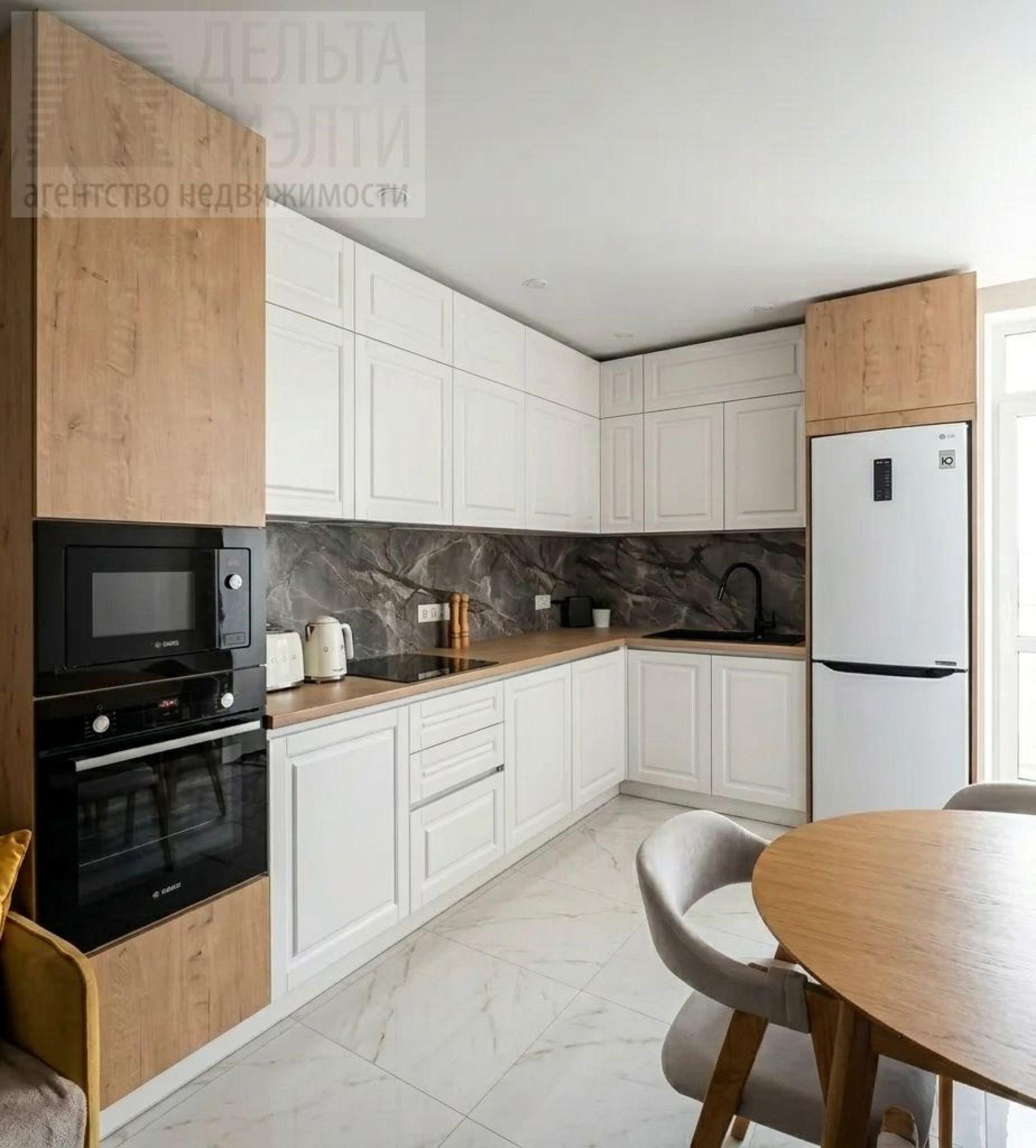 Купить квартиру за 12 200 000 рублей на Наумова ул, 5