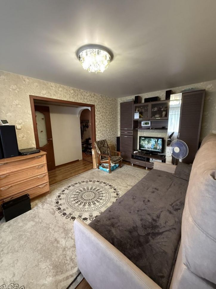 2-комн квартира Войкова ул, 18