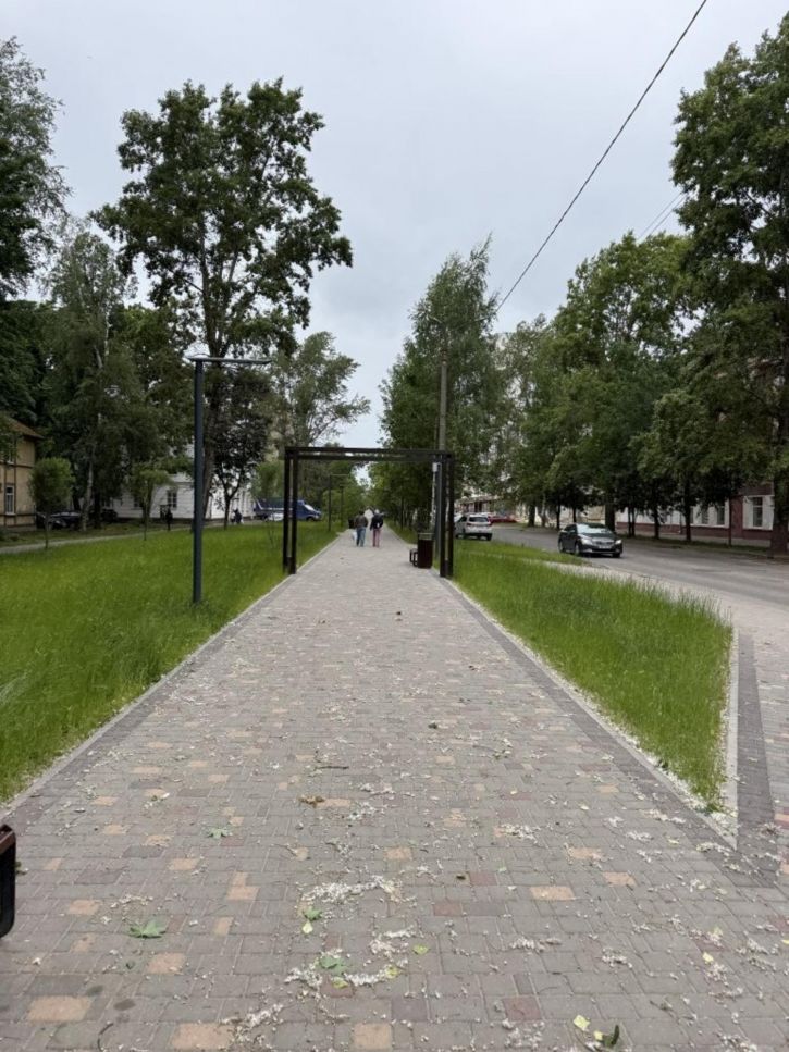2-комн квартира Красных Зорь ул, 8