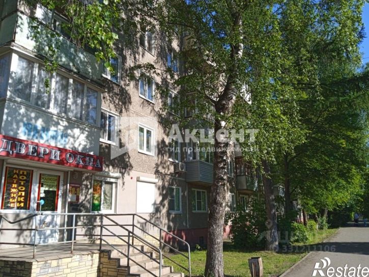 3-комн квартира пр-кт Строителей, 12,  д. 12