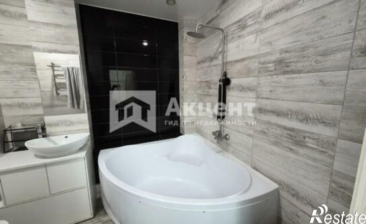 1-комн квартира улица 10 Августа, 85,  д. 85