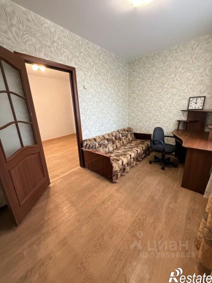 2-комн квартира ул Красных Зорь, 2,  д. 2