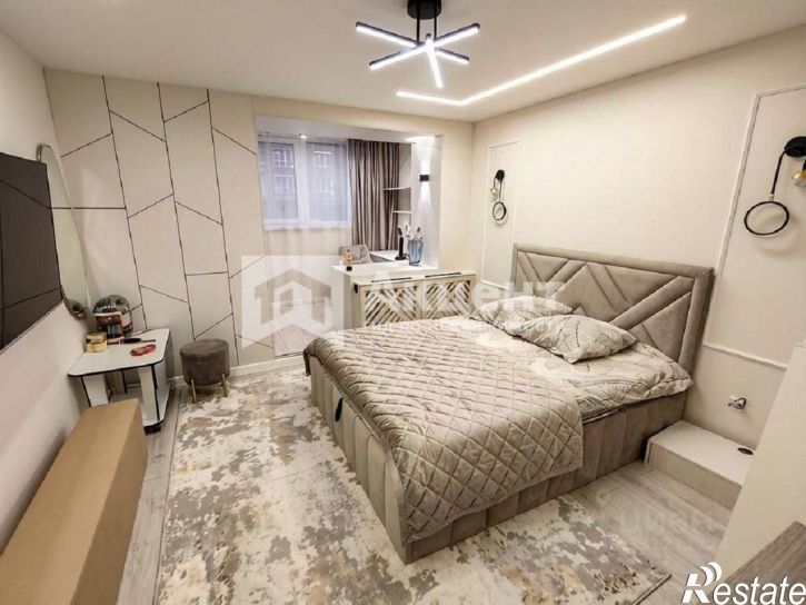 3-комн квартира Революционная улица, 24 к4,  д. 24 к4