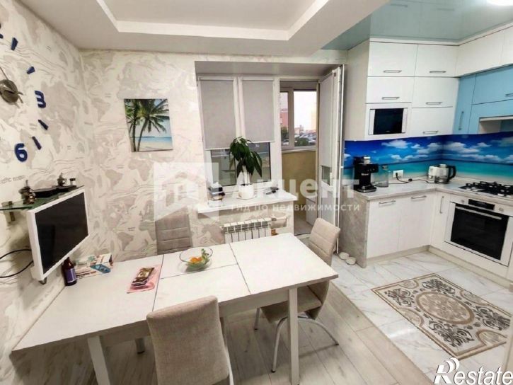 3-комн квартира Революционная улица, 24 к4,  д. 24 к4