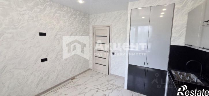 2-комн квартира улица Павла Большевикова, 50 к6,  д. 50 к6