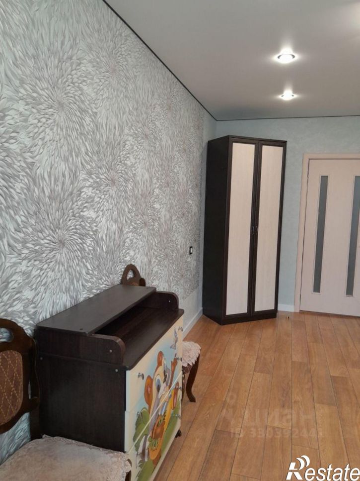3-комн квартира микрорайон Рождественский, 8