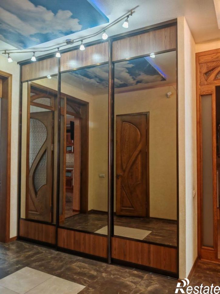 3-комн квартира Конспиративный пер, 7