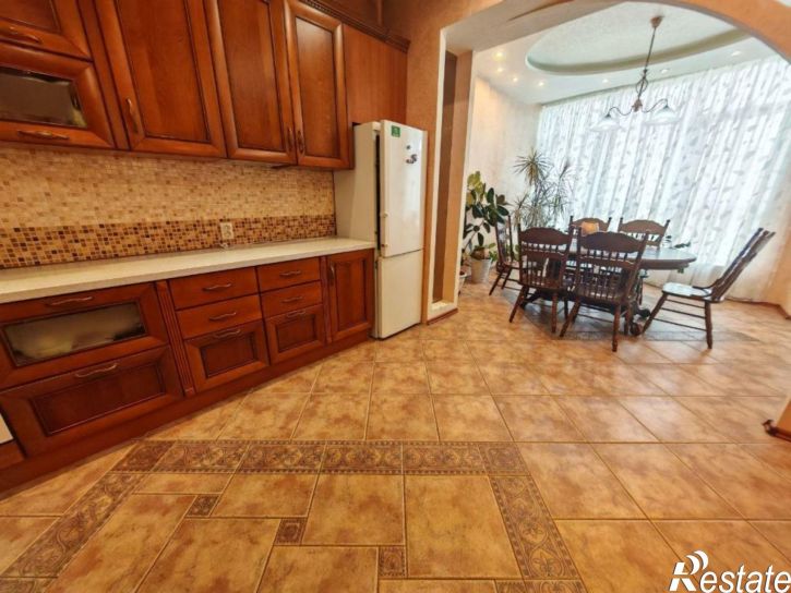 3-комн квартира Конспиративный пер, 7