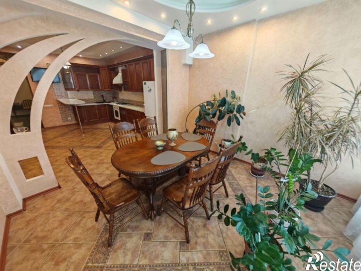 3-комн квартира Конспиративный пер, 7
