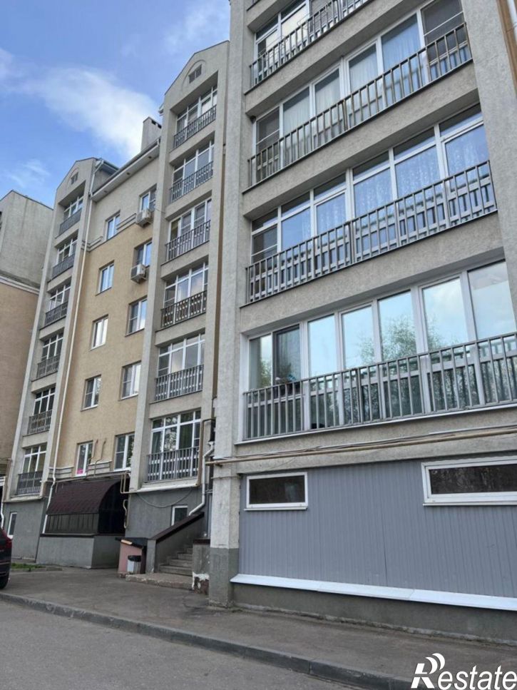 6-комн квартира Калинцева ул, 4