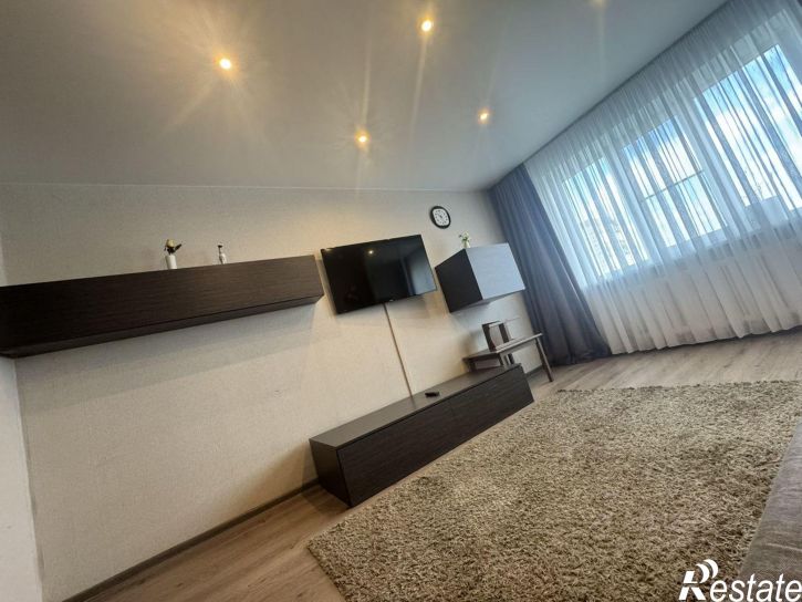 3-комн квартира ул 10 Августа, 56,  д. 56