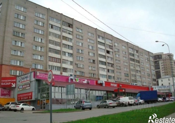 3-комн квартира ул Жарова, 8,  д. 8