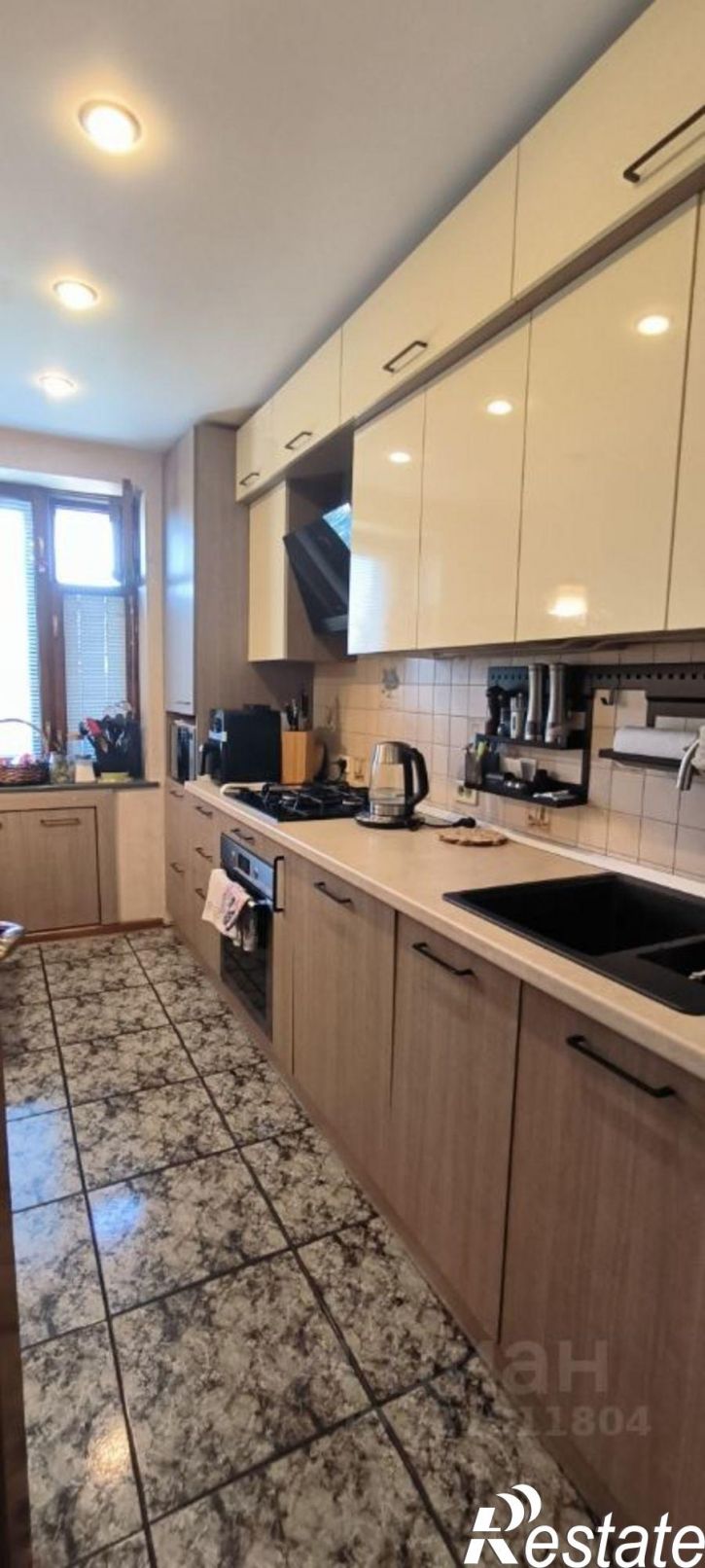 4-комн квартира ул Постышева, 42,  д. 42