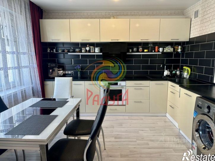 3-комн квартира ул Парижской Коммуны, 41,  д. 41
