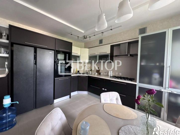 2-комн квартира ул Красных Зорь, 6,  д. 6