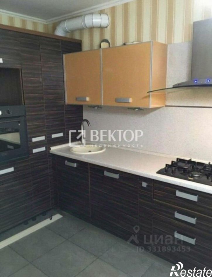 3-комн квартира Педагогический пер, 4,  д. 4