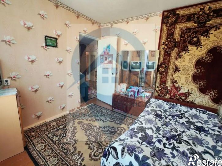 3-комн квартира Любимова ул, 22